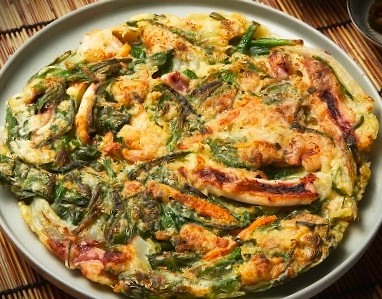 오징어랑 새우가 만나 파전(Seafood pancake)