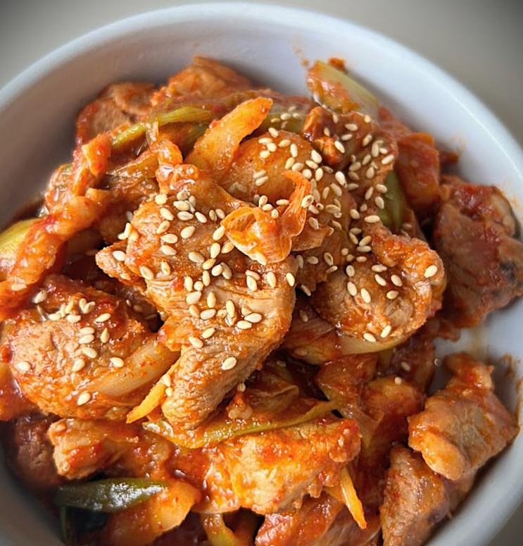 매콤 제육볶음 with 찐양배추