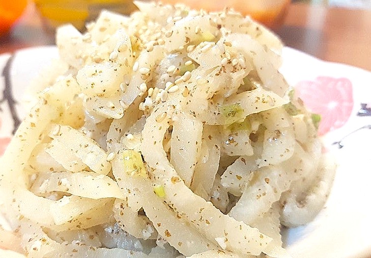 들깨 무나물(Stir-fried Radish with Perilla Seeds)